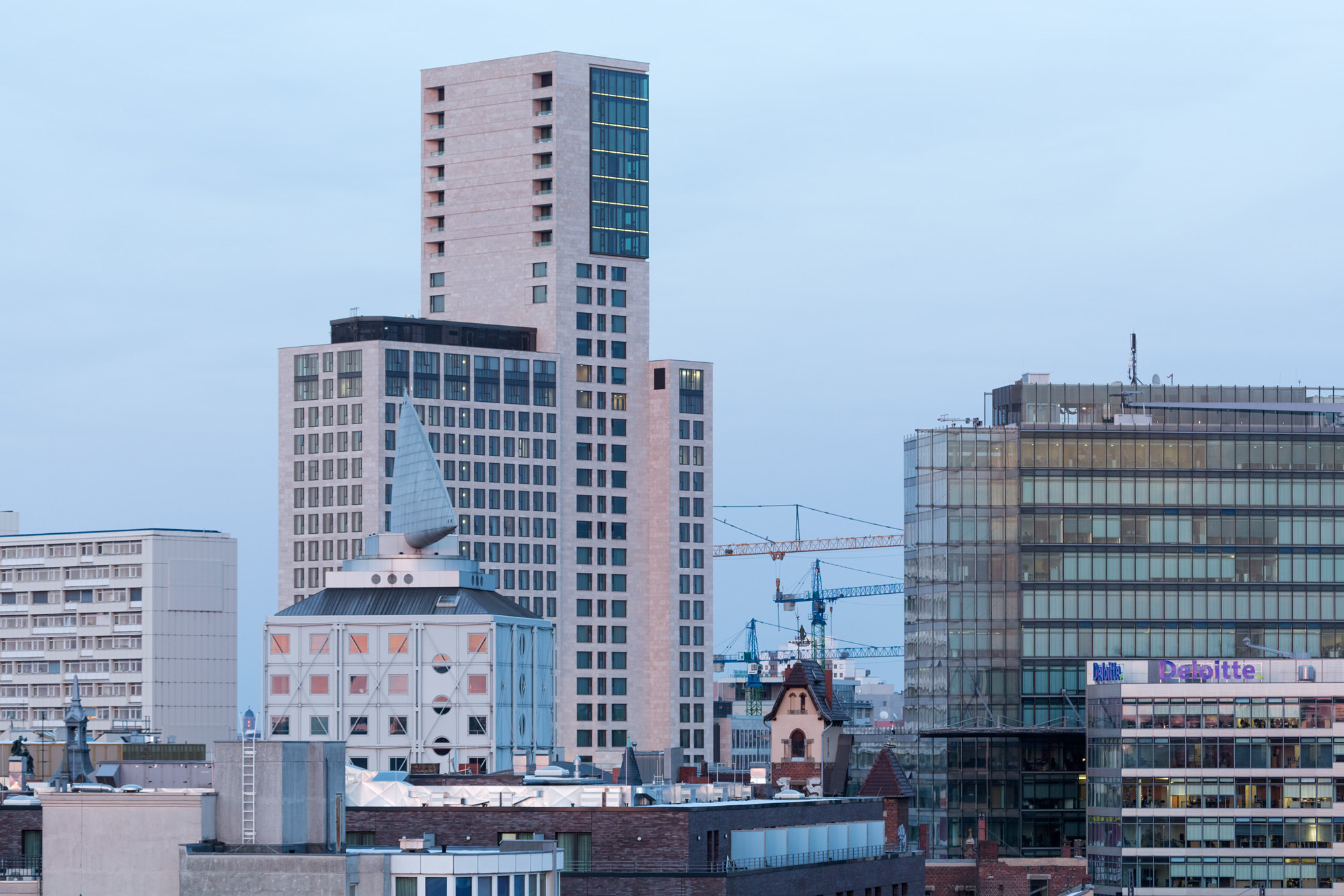 Zoofenster, Berlin – HG Esch