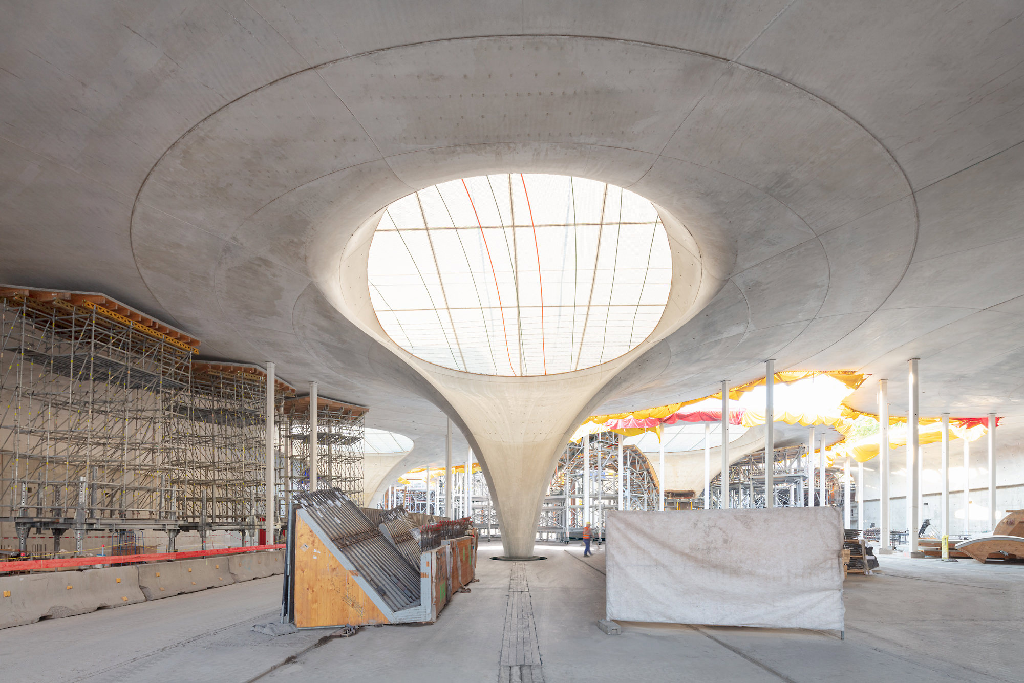 Stuttgart Main Station 01 – HG Esch